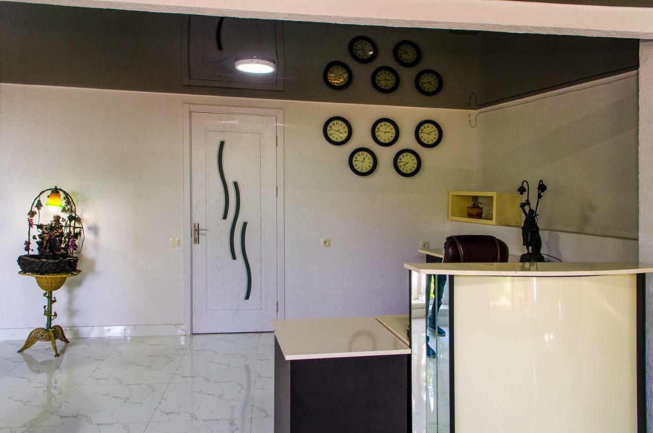 Hotel S.R Tiflis Dış mekan fotoğraf